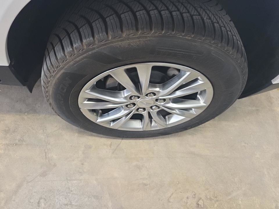 Used 2020 Cadillac XT5 Premium Luxury FWD image 7