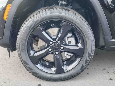 New 2025 Jeep Grand Cherokee L Limited image 9