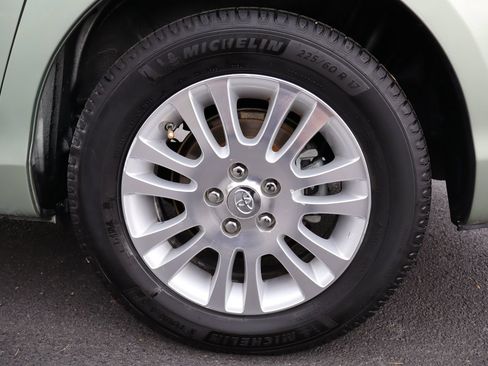 Used 2009 Toyota Sienna XLE FWD image 42