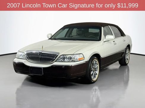 Used 2007 Lincoln Town Car Signature RWD image 3