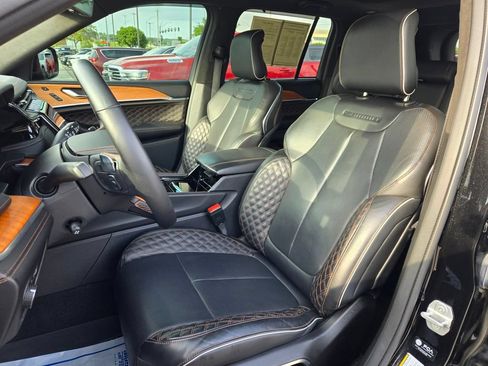 Used 2022 Jeep Grand Cherokee Summit AWD/4WD image 16