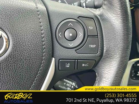 Used 2018 Toyota Corolla XSE w/ Carpet Mat Package (TMS) FWD image 29