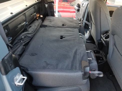 Certified 2024 Jeep Gladiator Sport image 19