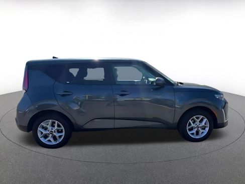 Used 2025 Kia Soul LX w/ LX Technology Package image 16