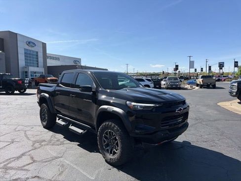 Used 2024 Chevrolet Colorado ZR2 w/ ZR2 Convenience Package III AWD/4WD image 1