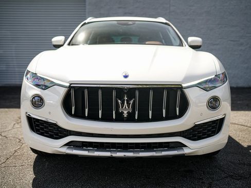 Used 2021 Maserati Levante S GranLusso image 4