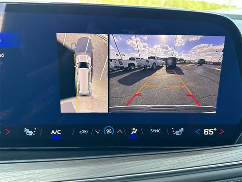 New 2026 Chevrolet Suburban LT w/ Comfort Package image 32