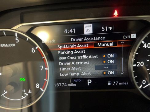 Used 2023 Nissan Rogue SL w/ SL Premium Package image 12