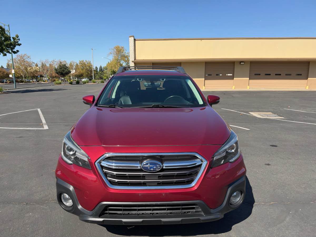 Used 2018 Subaru Outback 3.6R Limited AWD/4WD image 2