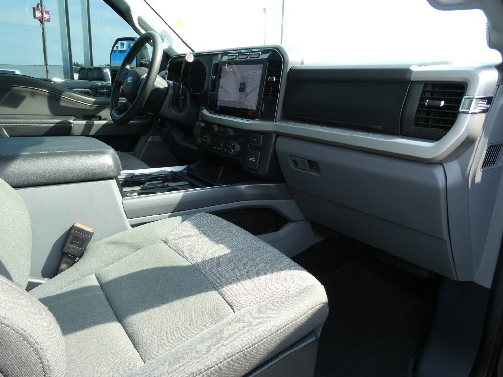 Certified 2024 Ford F250 XLT w/ XLT Premium Package AWD/4WD image 14