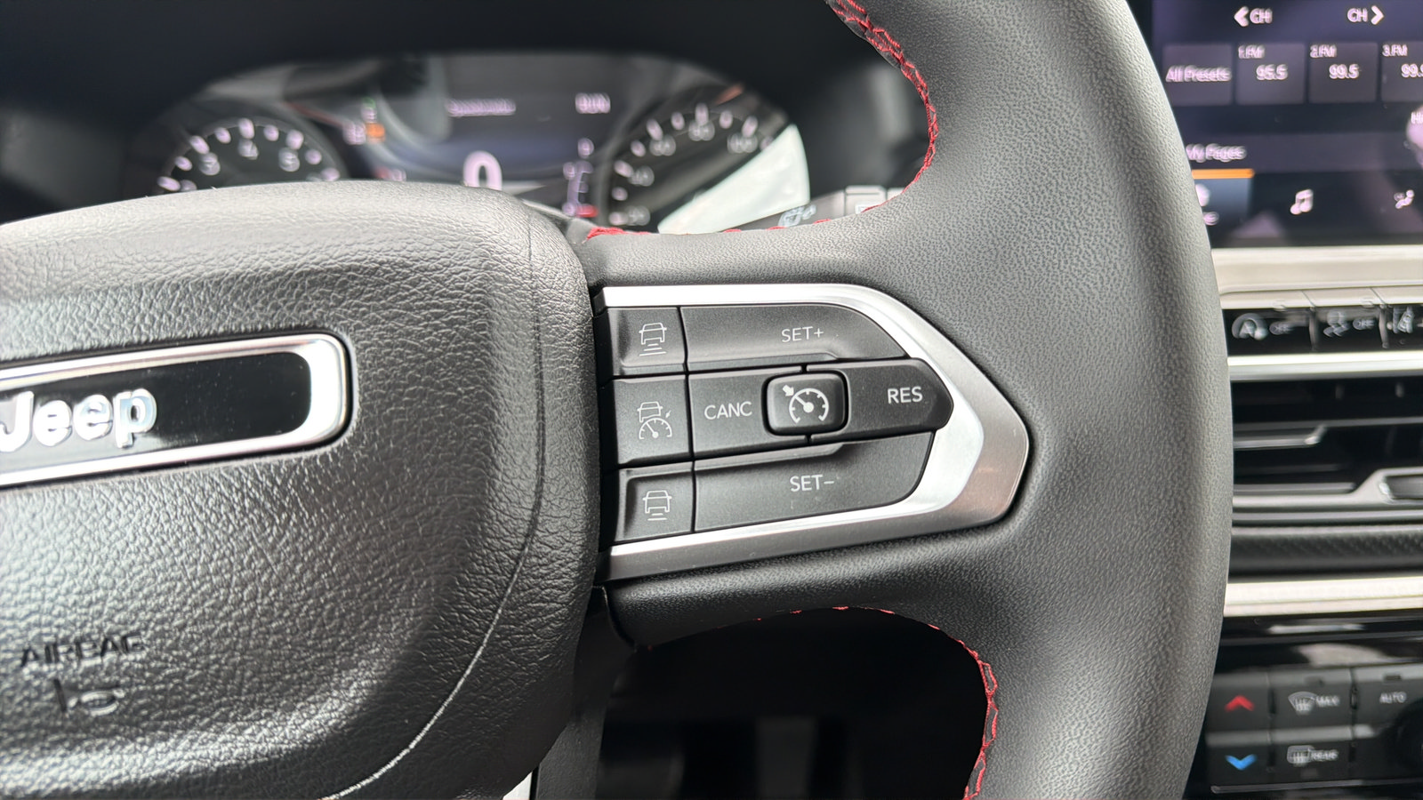 Used 2022 Jeep Compass Trailhawk AWD/4WD image 18