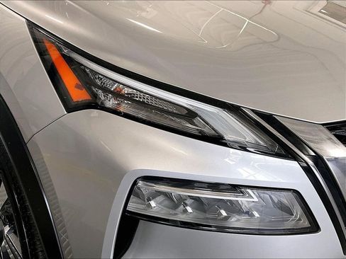 Used 2023 Nissan Rogue SL AWD/4WD image 32