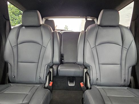 Used 2024 Buick Enclave Premium image 25