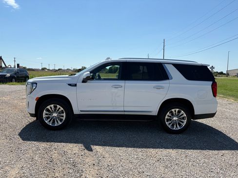 Used 2024 GMC Yukon SLT RWD image 8