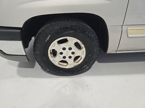 Used 2004 Chevrolet Silverado 1500 LS image 4