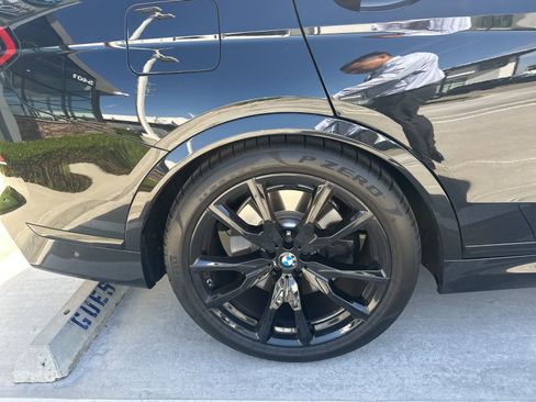 Used 2026 BMW X7 M60i image 9