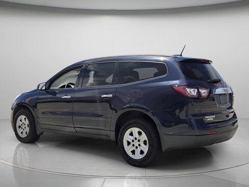 Used 2017 Chevrolet Traverse LS FWD image 8
