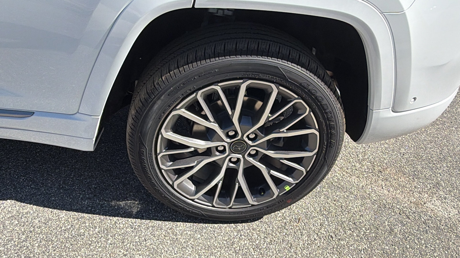 New 2027 Jeep Grand Cherokee Summit AWD/4WD image 12