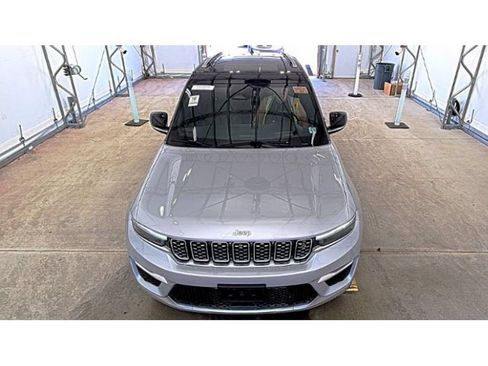 Used 2023 Jeep Grand Cherokee Summit AWD/4WD image 2