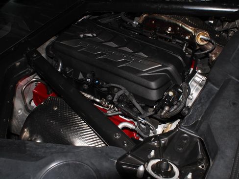Used 2021 Chevrolet Corvette Stingray Coupe w/ Z51 Performance Package RWD image 8