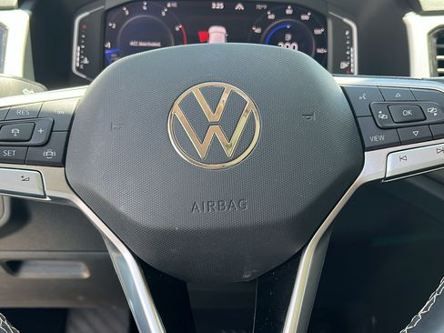 Used 2023 Volkswagen Atlas SE AWD/4WD image 15