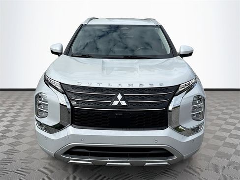 Used 2022 Mitsubishi Outlander SEL image 2