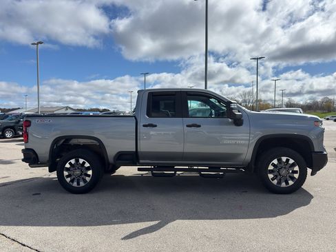 Used 2024 Chevrolet Silverado 2500 Custom w/ Custom Value Package AWD/4WD image 4