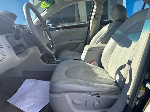 Used 2010 Buick Lucerne CXL image 11