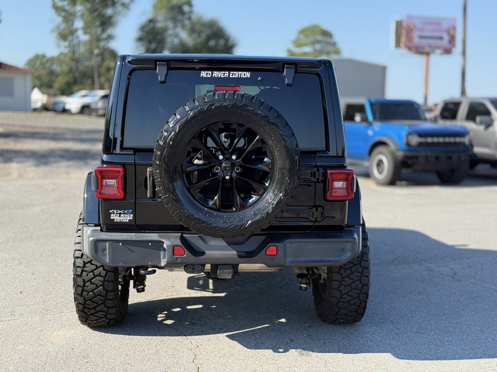 Used 2021 Jeep Wrangler Unlimited Sahara w/ Cold Weather Group AWD/4WD image 8