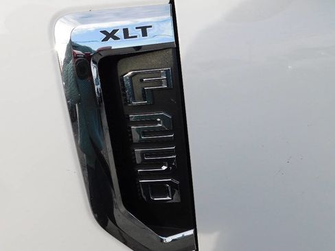 Used 2019 Ford F250 XLT w/ XLT Value Package image 23