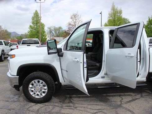 Used 2021 Chevrolet Silverado 2500 LT w/ Fleet Comfort Package image 11