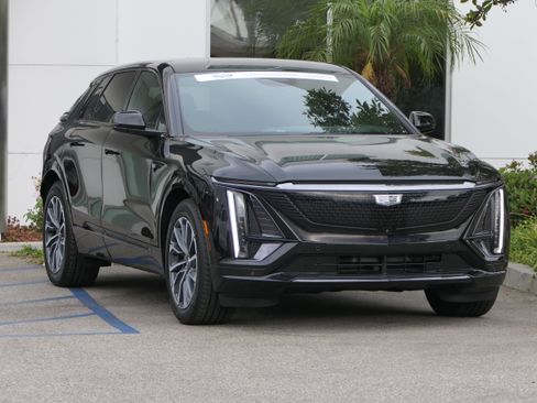 Certified 2024 Cadillac Lyriq Sport AWD/4WD image 8