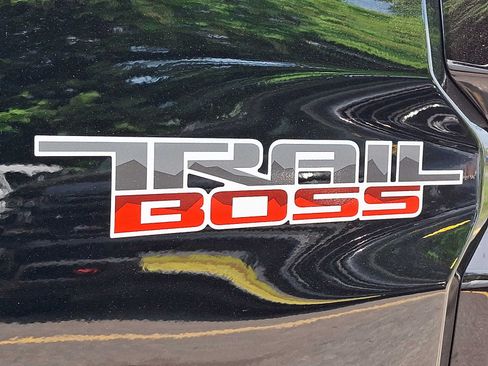 Used 2026 Chevrolet Colorado Trail Boss AWD/4WD image 34