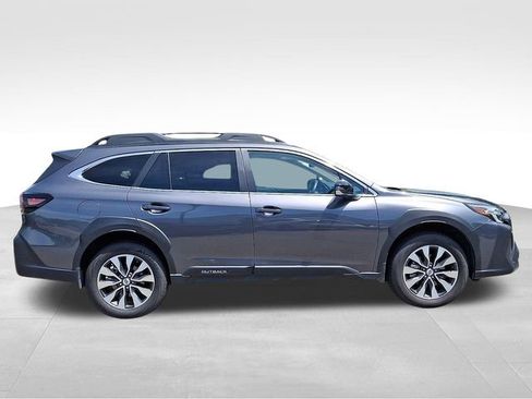 Used 2025 Subaru Outback Limited w/ Popular Package #2 AWD/4WD image 7