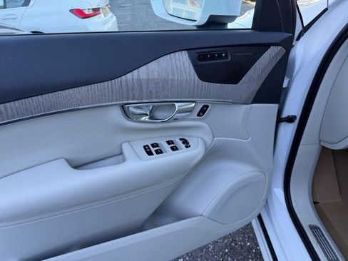 Certified 2023 Volvo XC90 B5 Plus w/ Protection Package Premier image 20