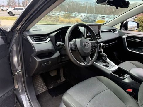 Used 2025 Toyota RAV4 XLE image 23