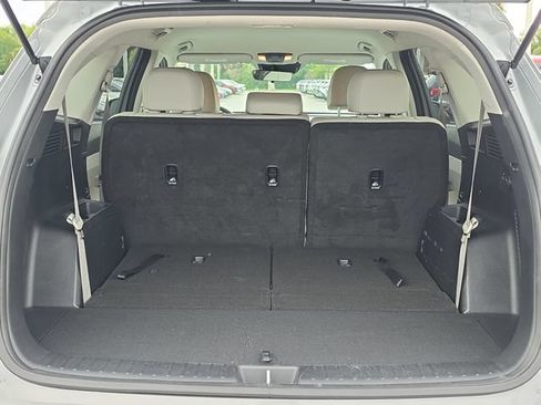 Certified 2025 Kia Sorento S FWD image 6