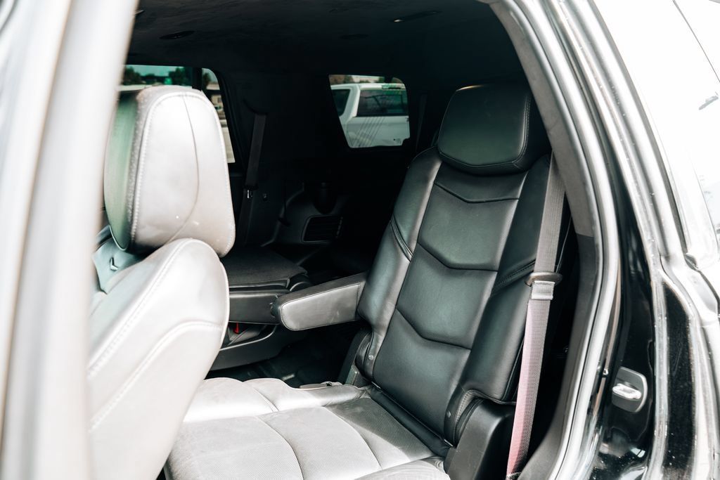 Used 2017 Cadillac Escalade Platinum AWD/4WD image 37