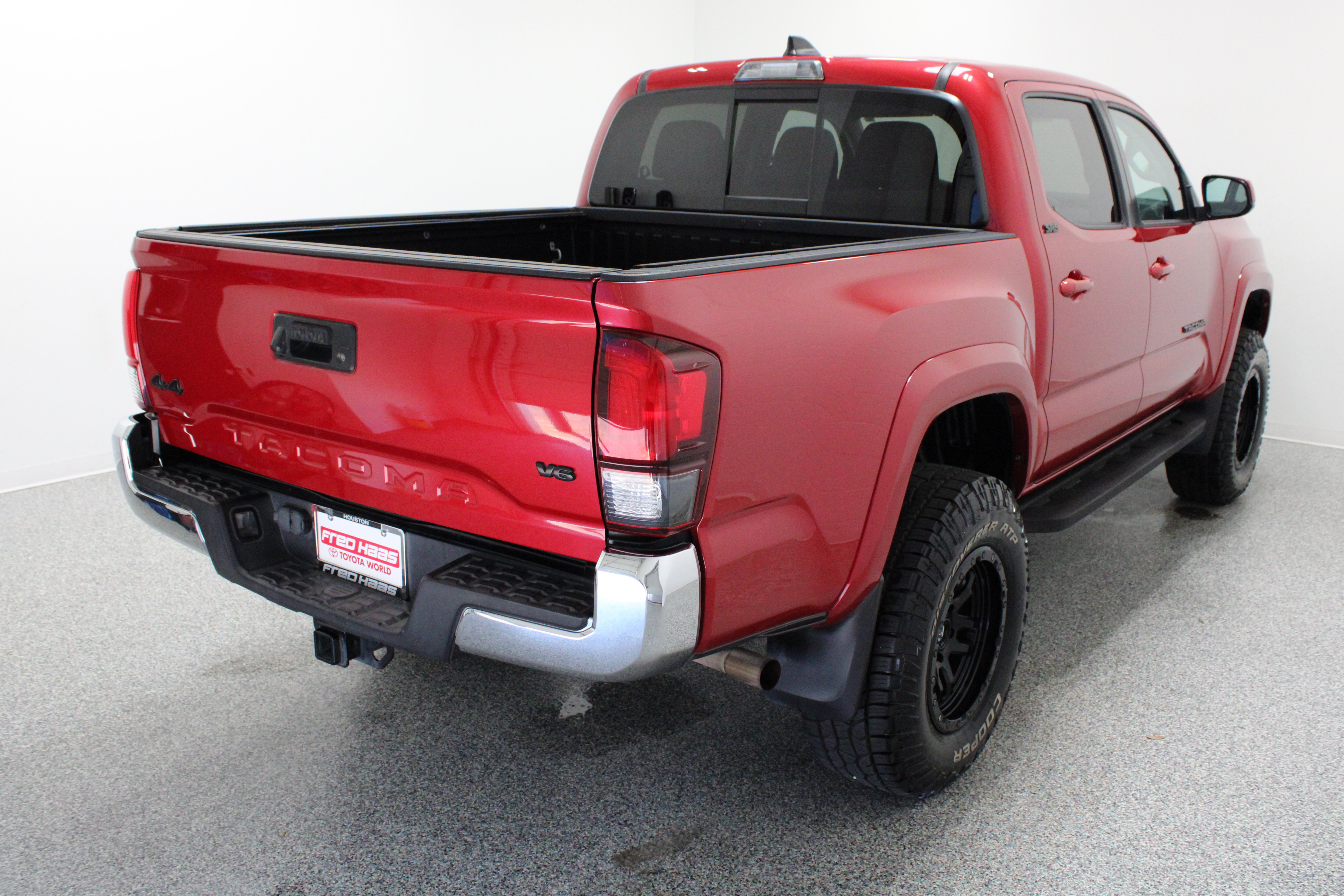 Used 2021 Toyota Tacoma SR5 AWD/4WD image 7