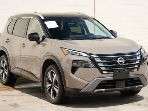 Used 2024 Nissan Rogue SL w/ SL Premium Package FWD image 54