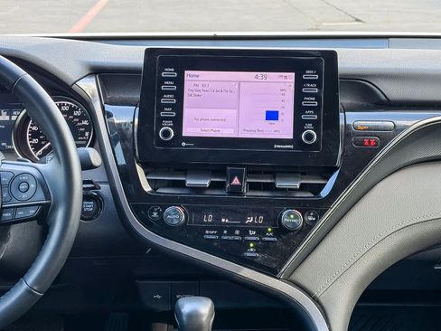 Used 2024 Toyota Camry SE w/ Convenience Package image 12