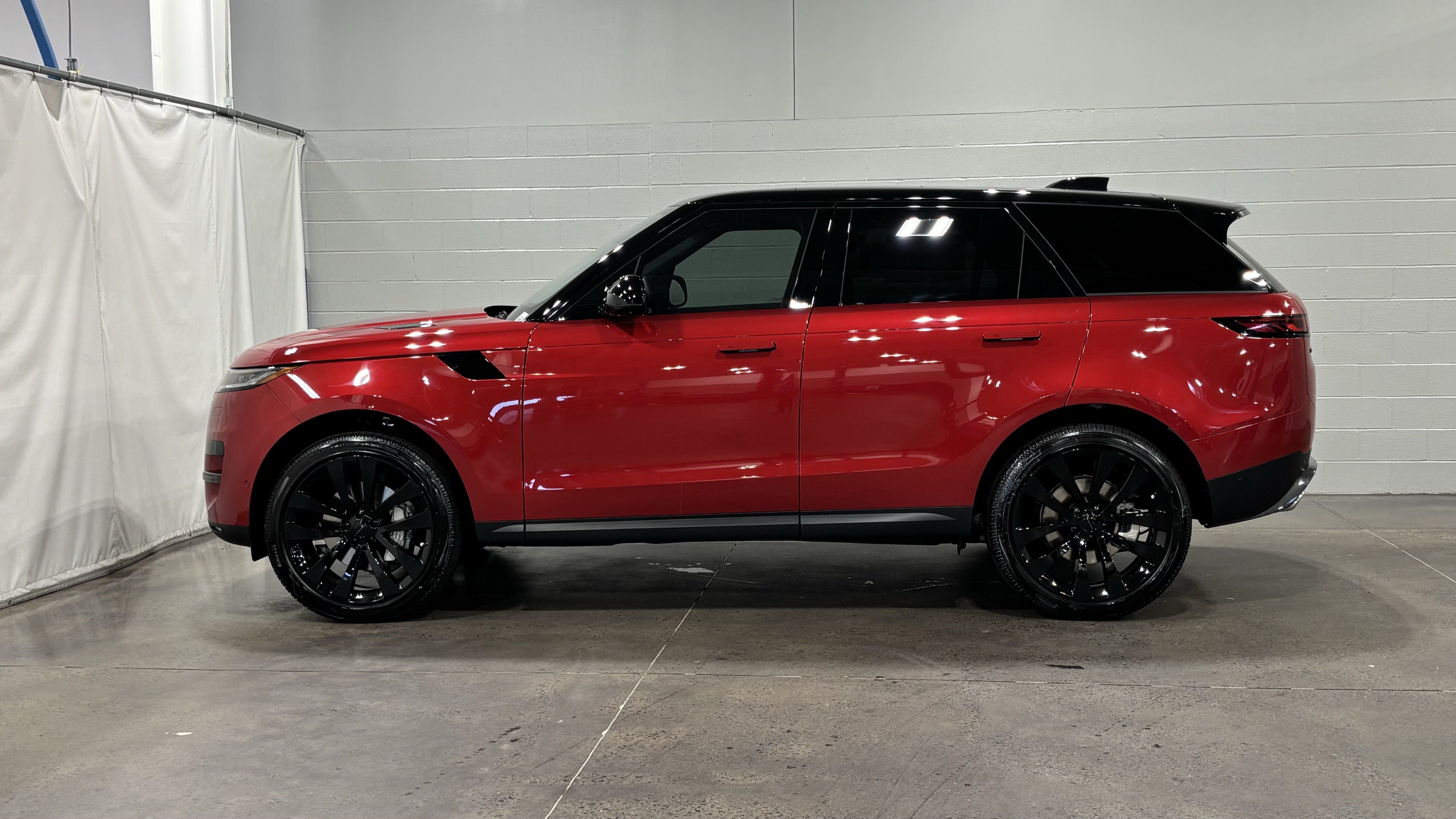 New 2026 Land Rover Range Rover Sport SE AWD/4WD image 7