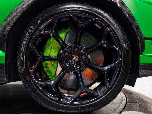 Used 2023 Lamborghini Urus Performante AWD/4WD image 6