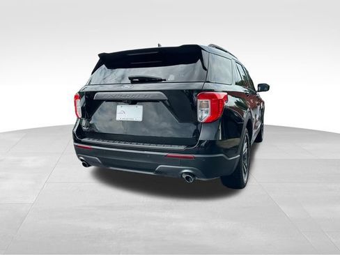 Used 2022 Ford Explorer XLT w/ Equipment Group 202A RWD image 5