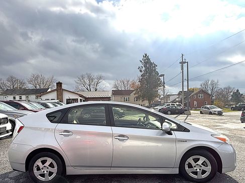 Used 2013 Toyota Prius Three image 6