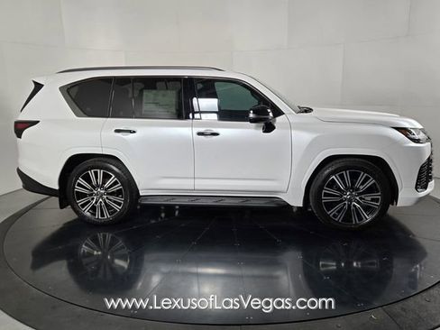 New 2026 Lexus LX 700h Luxury image 3