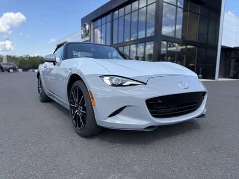 New 2025 MAZDA MX-5 Miata Grand Touring image 2