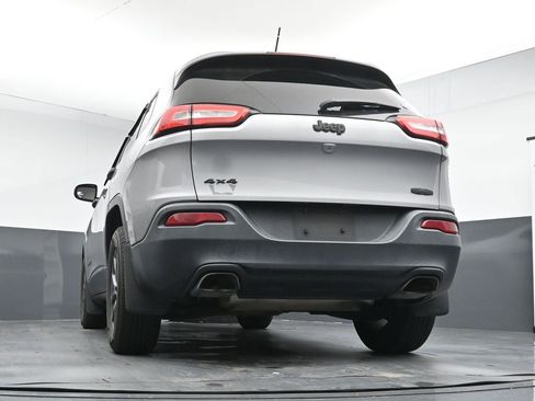Used 2015 Jeep Cherokee Latitude AWD/4WD image 22