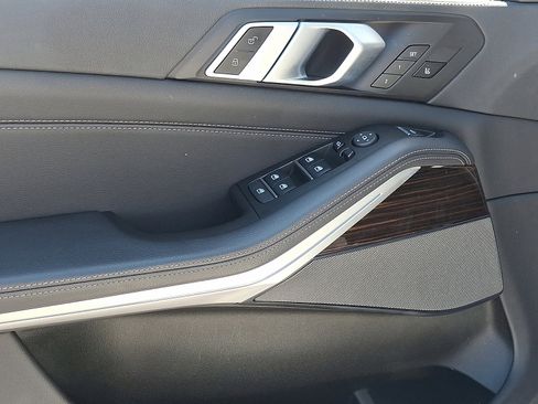 Used 2020 BMW X5 xDrive40i w/ M Sport Package AWD/4WD image 15