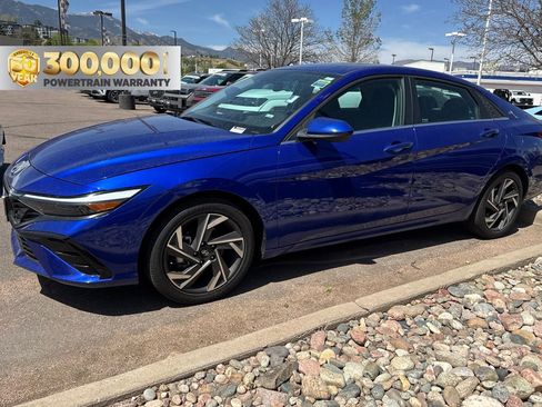 Certified 2025 Hyundai Elantra SEL FWD image 1